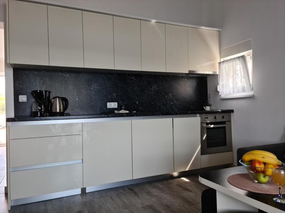 Apartmani Rudi Anić Zewnętrze zdjęcie